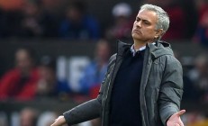 开云体育官网国际比赛日欧联传出新动向，上海海港官宣签约，管理层表态——引发热议，轮换策略成焦点的简单介绍