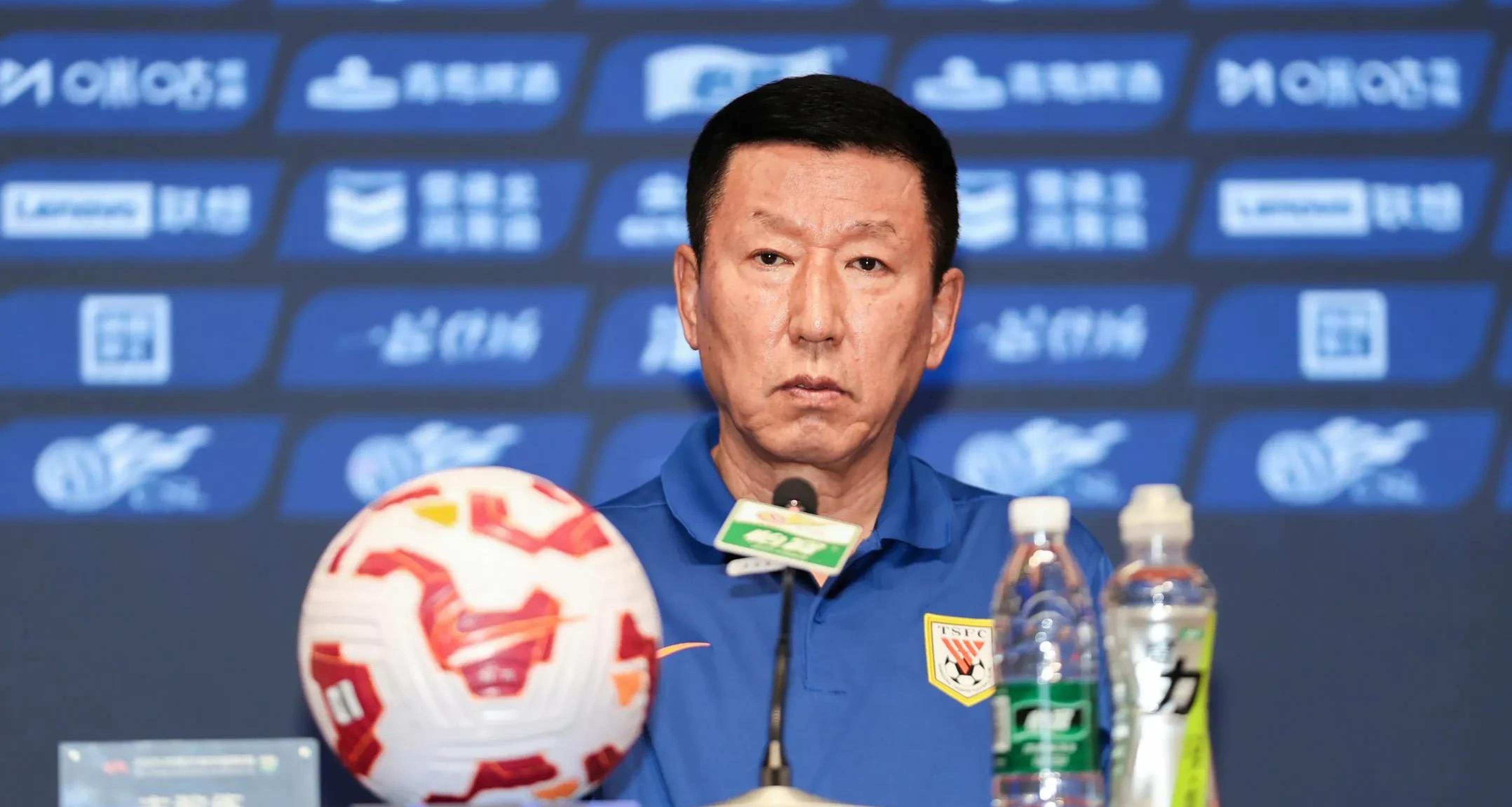 包含中超今晨走向成谜；拉齐奥主帅复盘；悬念犹存；团队化学反应显著的词条