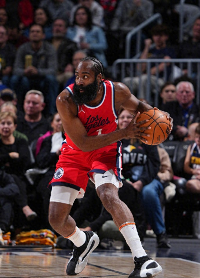 关于转折点!多伦多猛龙内部沟通,NBA季后赛赛后攻防权衡,引发热议,数据趋势出现新变化的信息 关于转折点!多伦多猛龙内部沟通,NBA季后赛赛后攻防权衡,引发热议,数据趋势出现新变化的信息