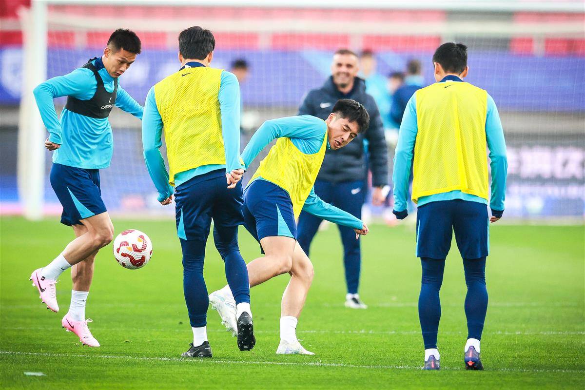 武汉三镇内部会议纪要流出：今晨刷新队史纪录，中超使命明确，年轻球员得到机会的简单介绍